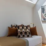 Design 3bdr Duplex W/balcony By Lovelystay Lisboa