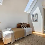 Design 3bdr Duplex W/balcony By Lovelystay * Lisboa