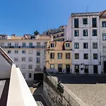 Design 3bdr Duplex W/balcony By Lovelystay