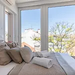 Design 3bdr Duplex W/balcony By Lovelystay Lisboa
