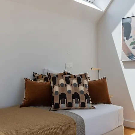 Design 3bdr Duplex W/balcony By Lovelystay Лісабон