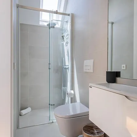 Design 3bdr Duplex W/balcony By Lovelystay * リスボン