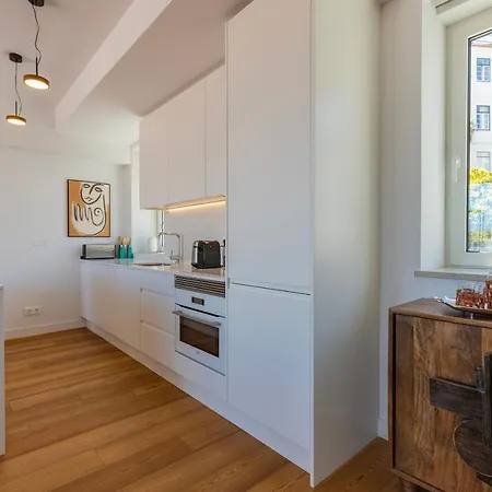 아파트 Design 3bdr Duplex W/balcony By Lovelystay 리스본